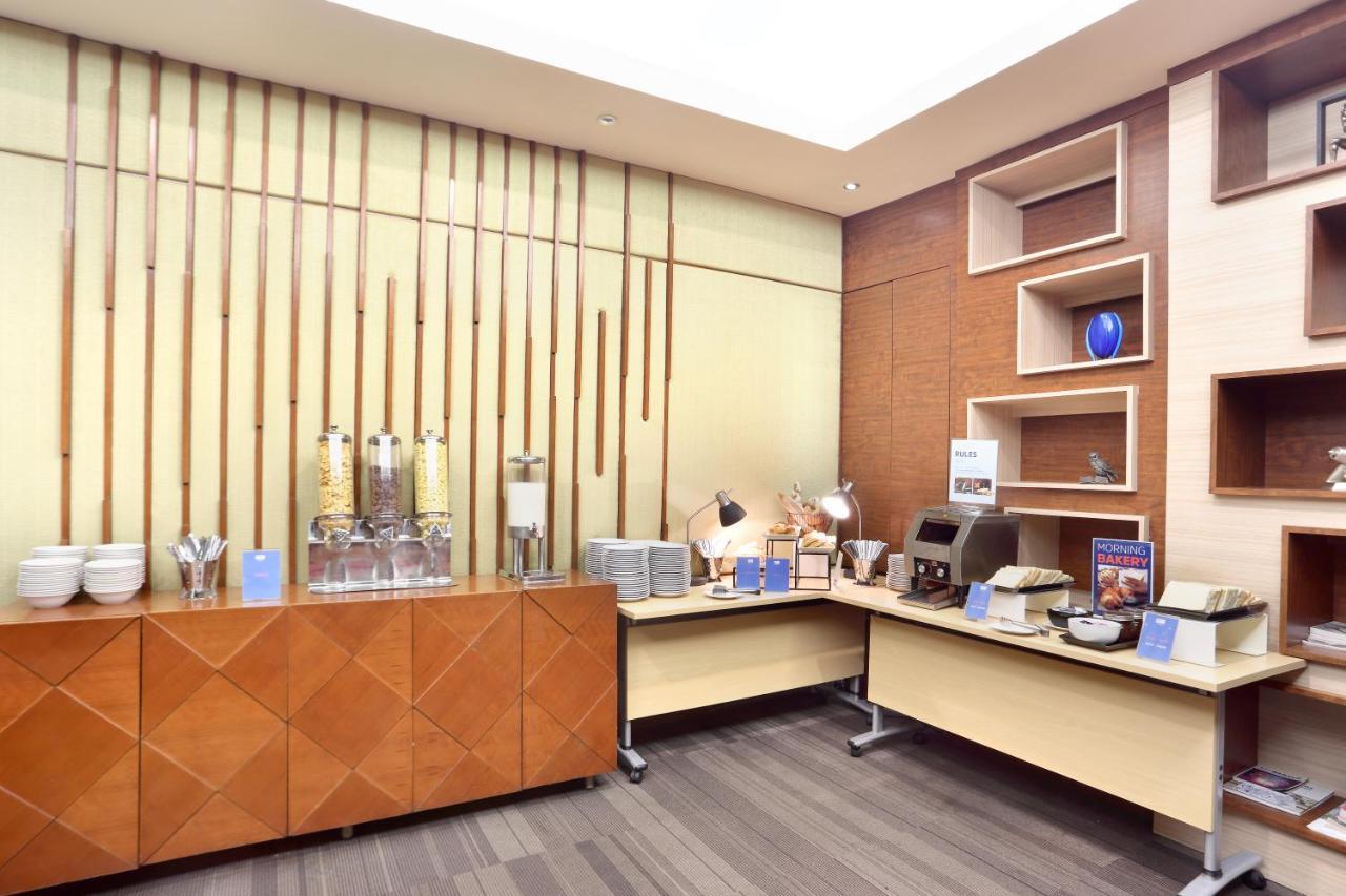 Holiday Inn Express Semarang Simpang Lima By Ihg Εξωτερικό φωτογραφία