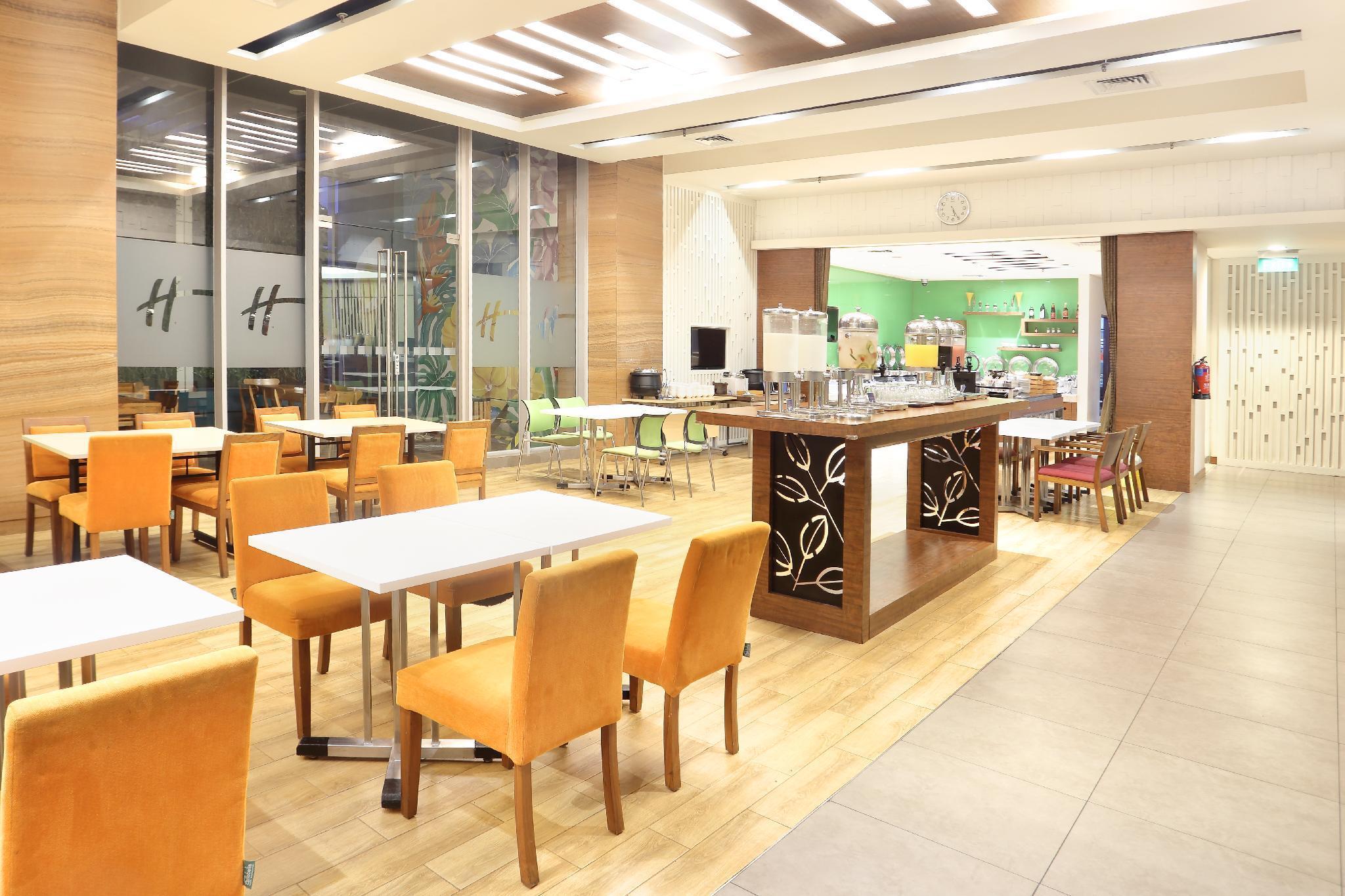 Holiday Inn Express Semarang Simpang Lima By Ihg Εξωτερικό φωτογραφία
