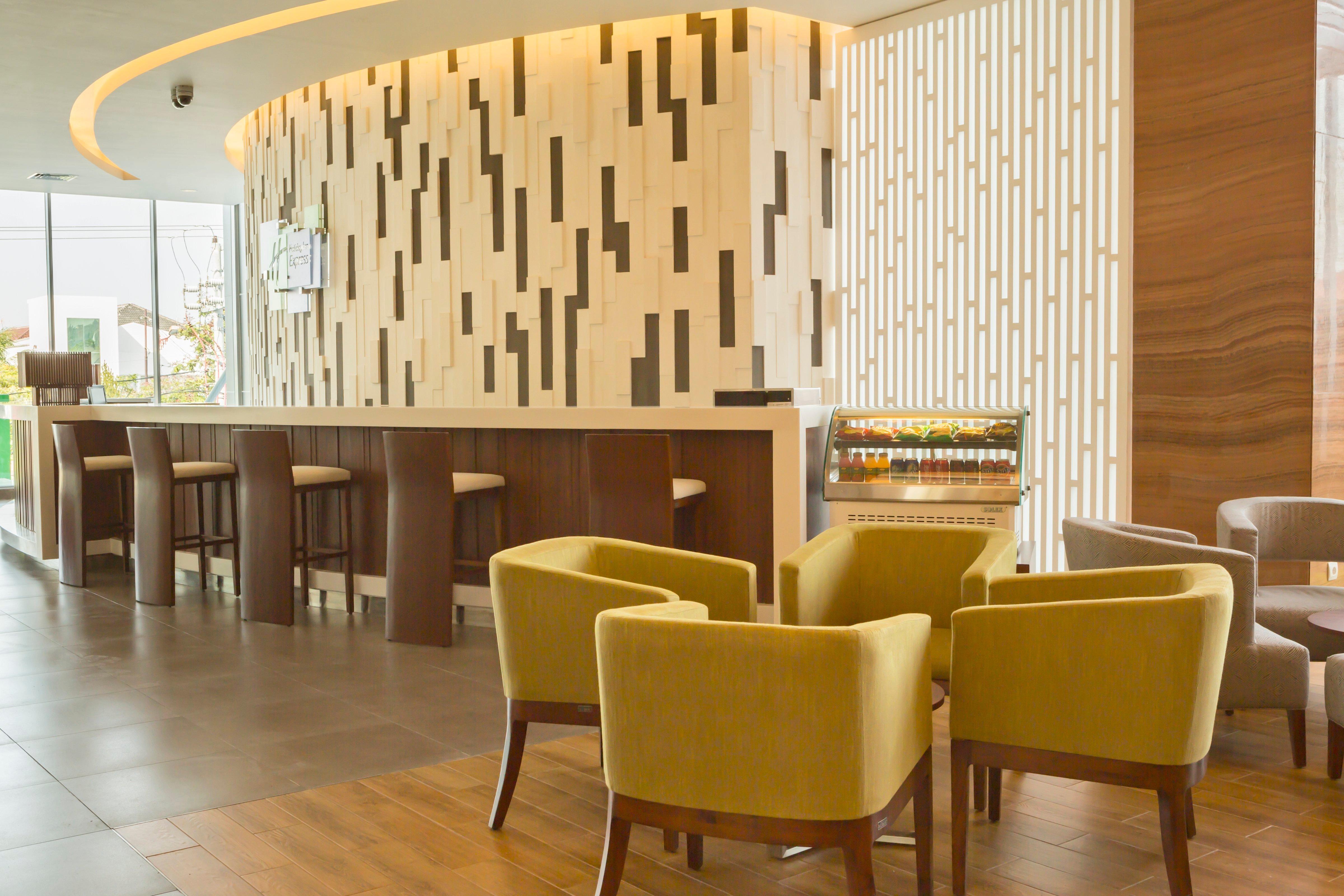 Holiday Inn Express Semarang Simpang Lima By Ihg Εξωτερικό φωτογραφία