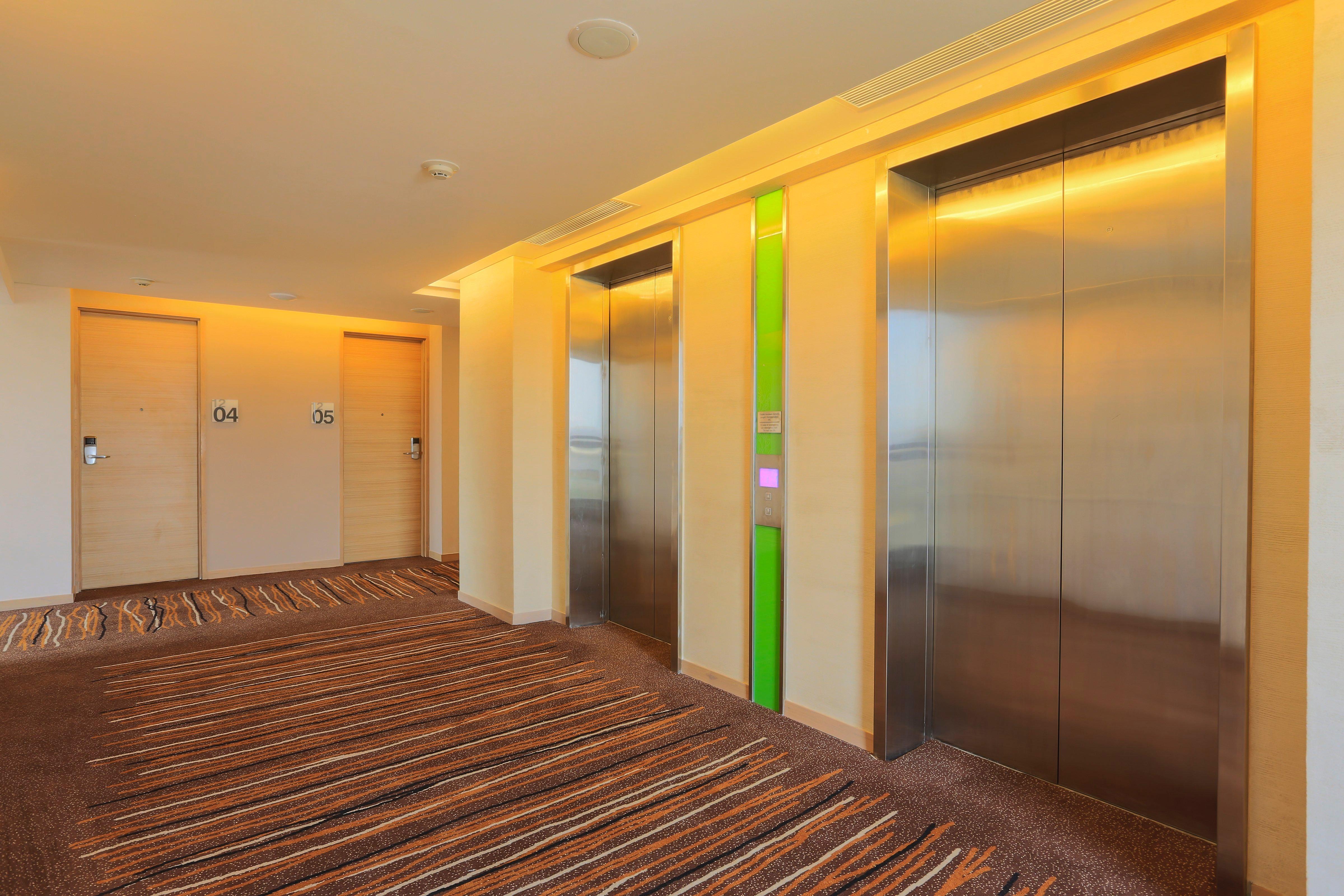 Holiday Inn Express Semarang Simpang Lima By Ihg Εξωτερικό φωτογραφία