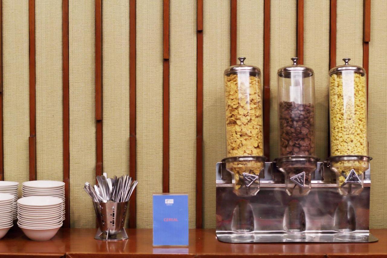 Holiday Inn Express Semarang Simpang Lima By Ihg Εξωτερικό φωτογραφία